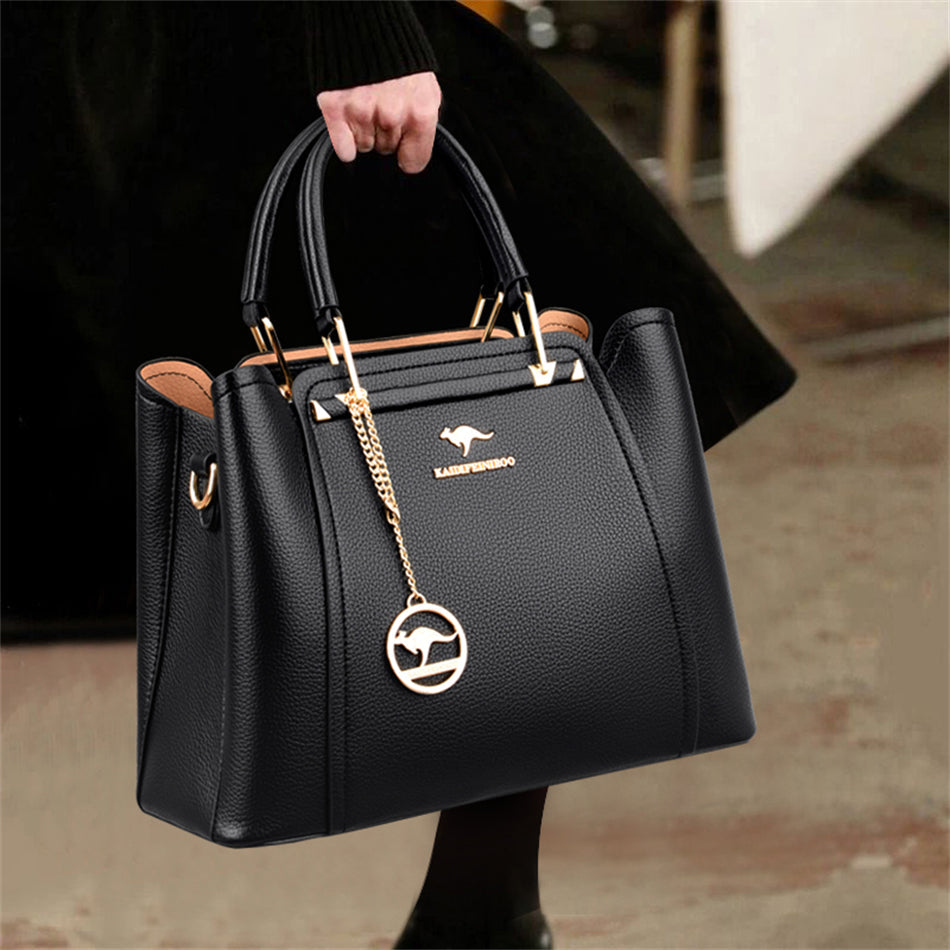 Élégant sac de ville noir en cuir, spacieux et polyvalent, parfait pour la femme moderne et stylée.