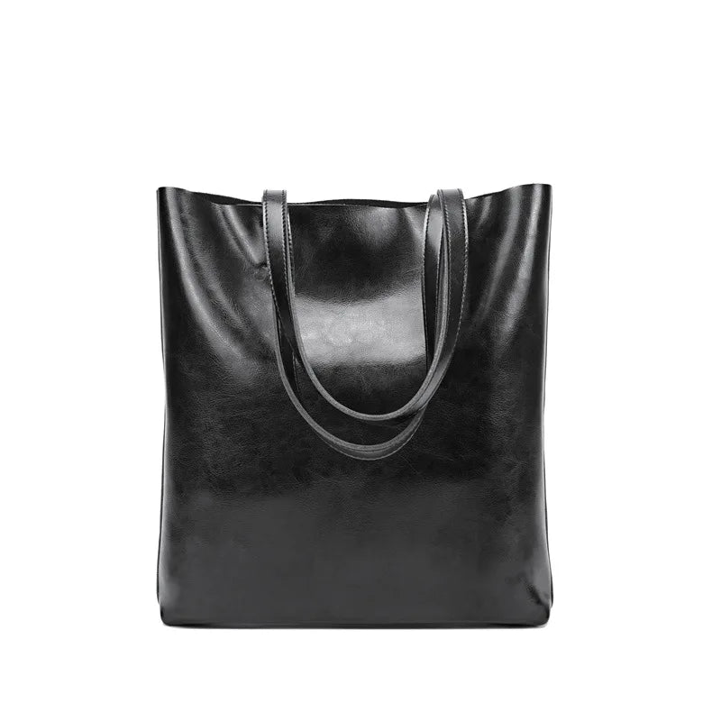 Détail texture du sac à main femme en cuir fendu, élégance et qualité de l'accessoire mode.