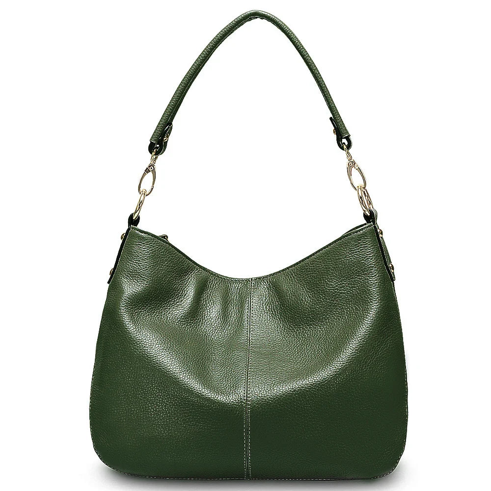 Sac à main en cuir souple, élégance intemporelle pour femme, accessoire chic pour toute occasion.
