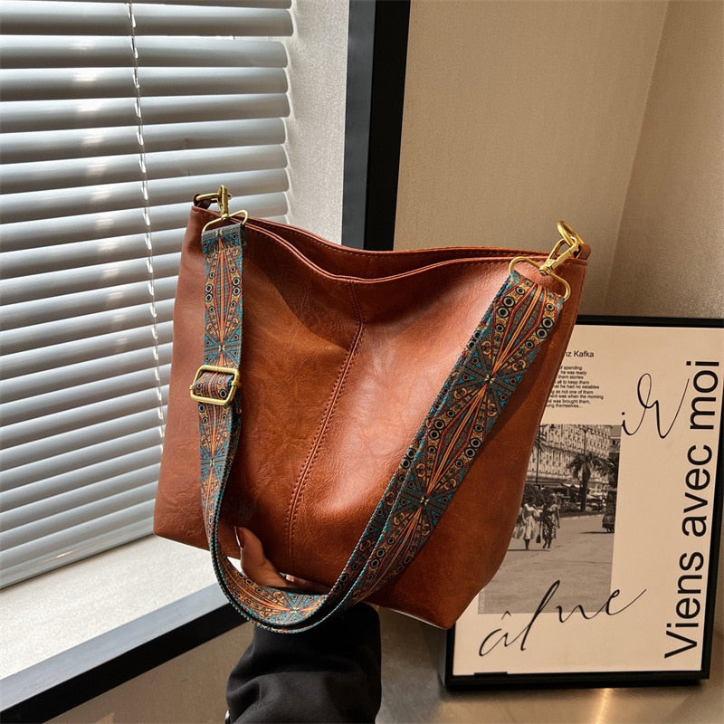 Sac à main femme élégant en cuir vegan, parfait pour le quotidien. Mode éthique et chic.