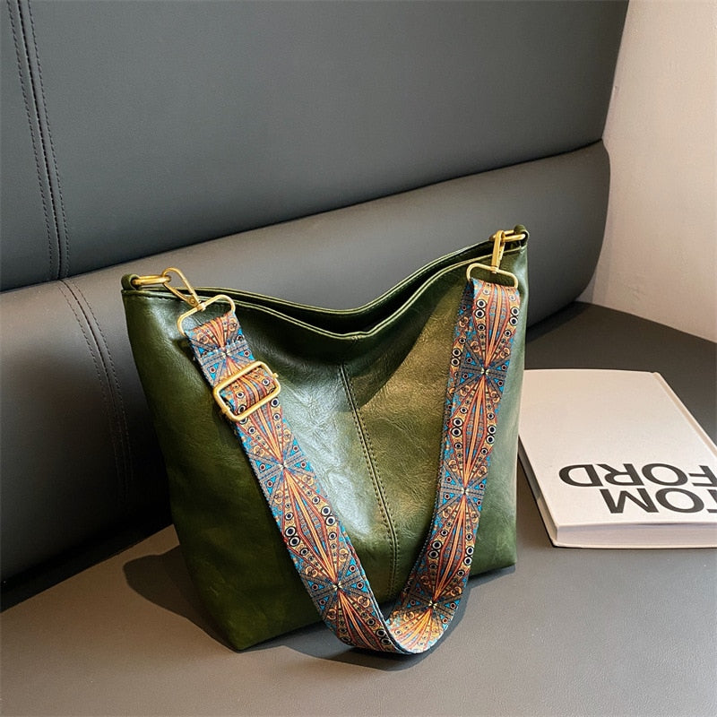 Sac à main femme en cuir vegan, accessoire de mode éthique et élégant. Style intemporel.