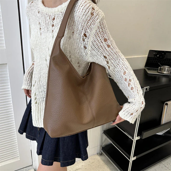 Sac hobo en similicuir vieilli, sac à l'épaule chic pour femme, accessoire mode essentiel.