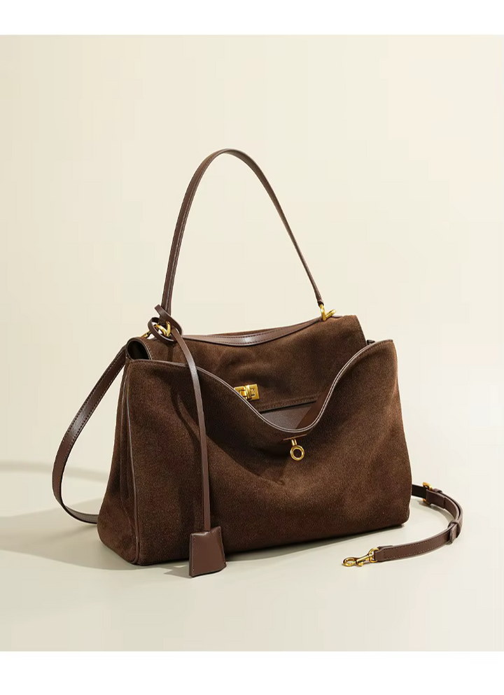 Sac à main femme élégant en daim couleur caramel, style cabas polyvalent et tendance.