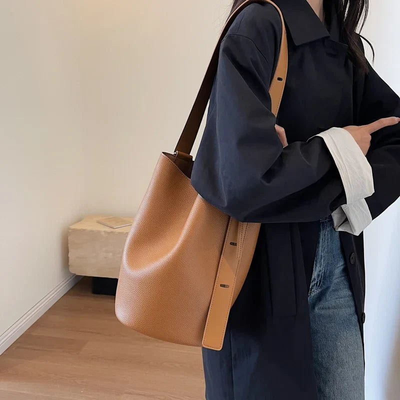 Sac à main femme élégant et tendance, en similicuir de haute qualité. Un accessoire mode chic.