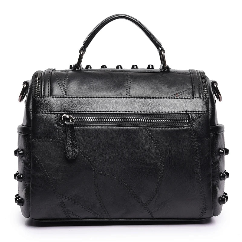 Sac à main femme noir rock et élégant en cuir synthétique, bandoulière réglable, parfait pour accessoire