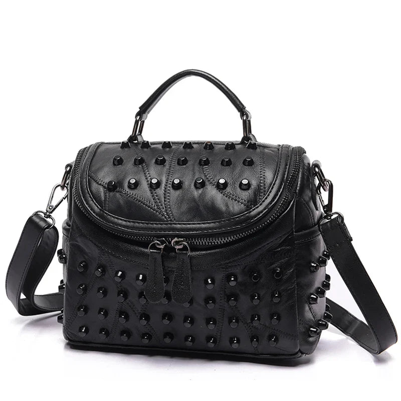 Vue d'ensemble du sac à main femme rock noir, cuir synthétique, clouté, idéal pour un look tendance