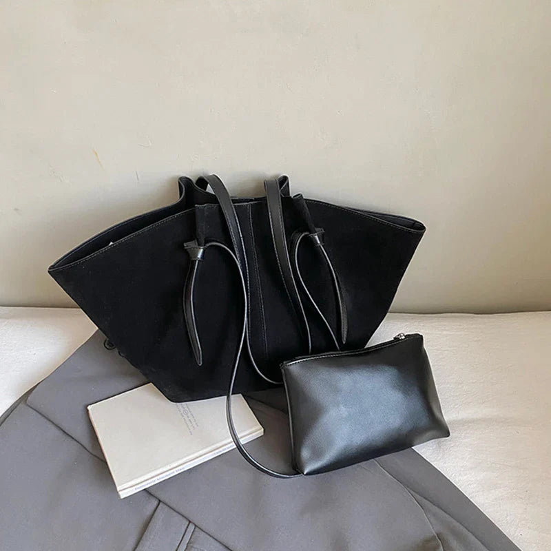Sac d'épaule marron pour femme, grand format, en similicuir, alliant élégance et praticité au quotidien.