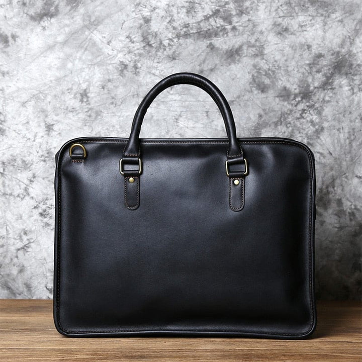 Sac de bureau Valentin en cuir de vache souple, parfait pour l'homme moderne et sophistiqué.