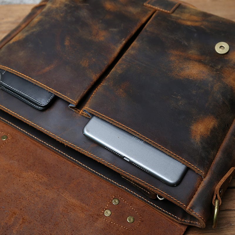 Sac de luxe homme : cuir véritable marron, bandoulière amovible, idéal pour le bureau ou réunions d'affaires.