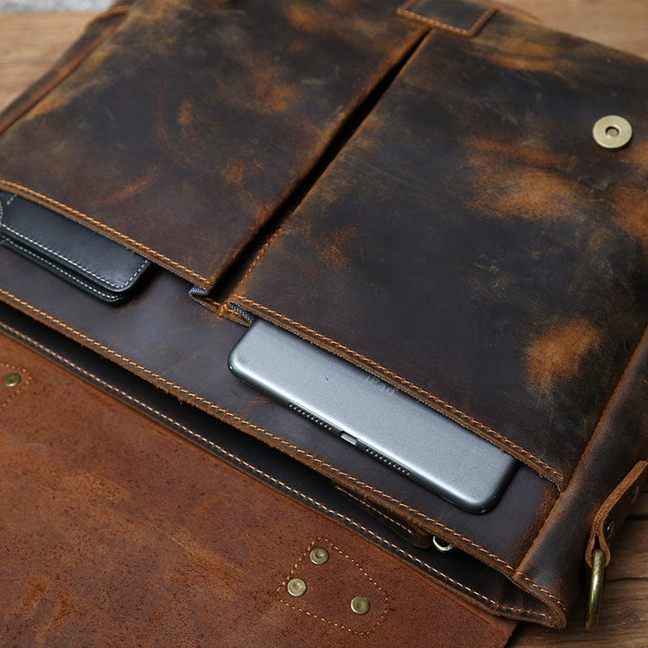 Sac de luxe homme : cuir véritable marron, bandoulière amovible, idéal pour le bureau ou réunions d'affaires.