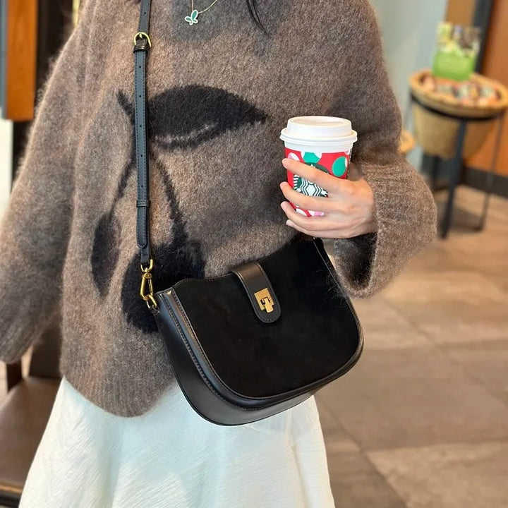 Sac à main élégant en cuir pour femmes, design chic et moderne.