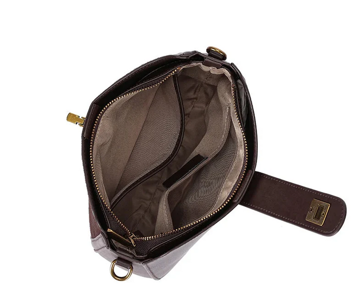 Sac à main en cuir pour femme, design élégant et moderne.