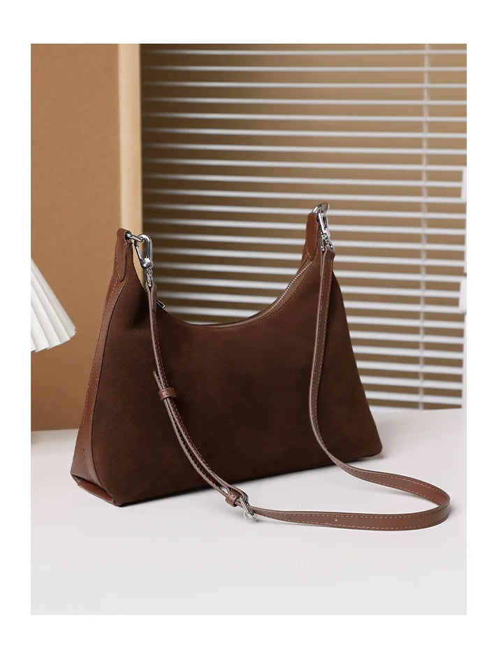 Sac à main femme élégant avec bandoulière, en bi-matière daim & cuir marron.