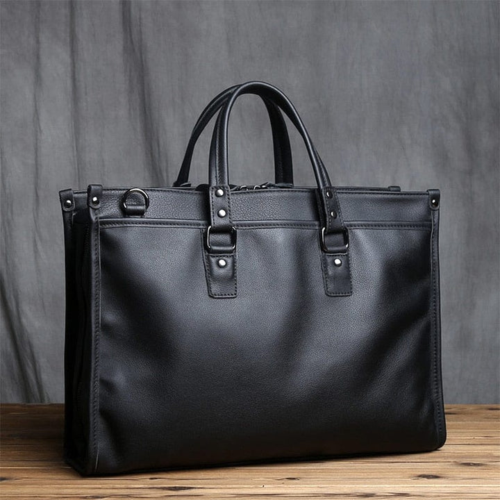 Sac élégant en cuir véritable pour homme, design épuré, idéal pour ranger un ordinateur portable