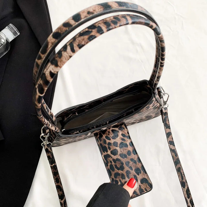 Sac à main léopard pour femme, design moderne et touche sauvage, polyvalent sac épaule ou bandoulière.