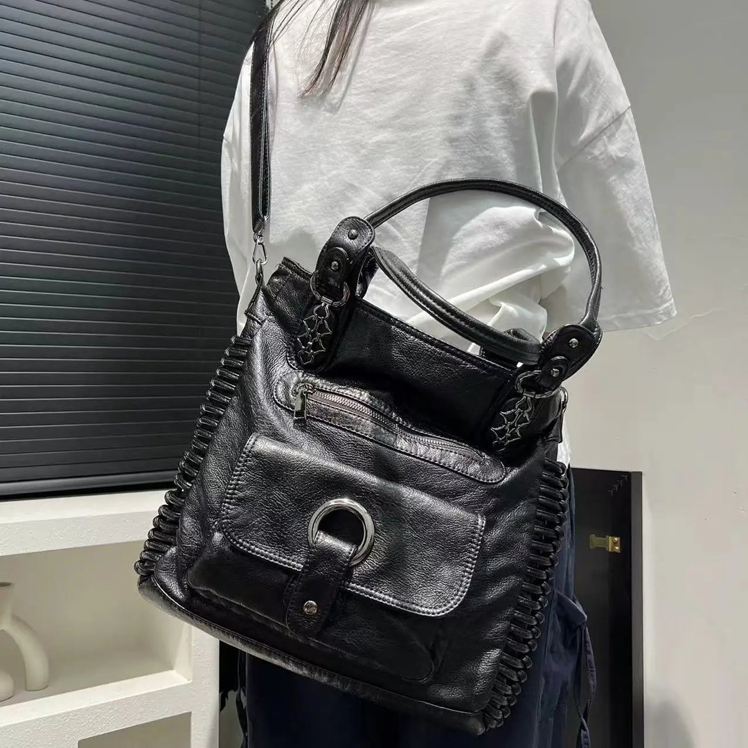 Sac à main noir synthétique pour femmes, solide, avec bandoulière réglable pour cours/travail.