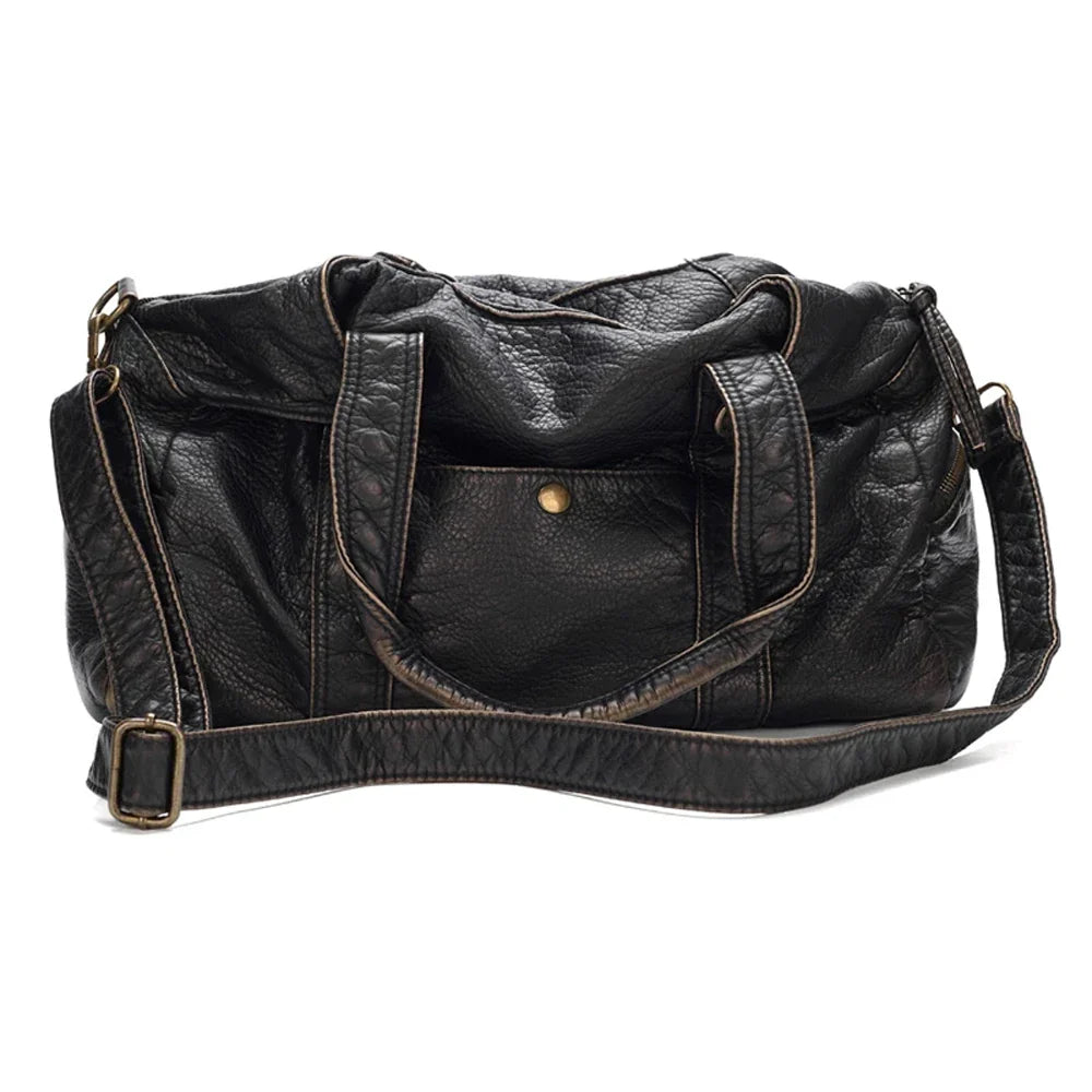 Design vintage pour ce grand sac à main noir femme en cuir synthétique. Pratique pour étudiante, épaule ou bandoulière.