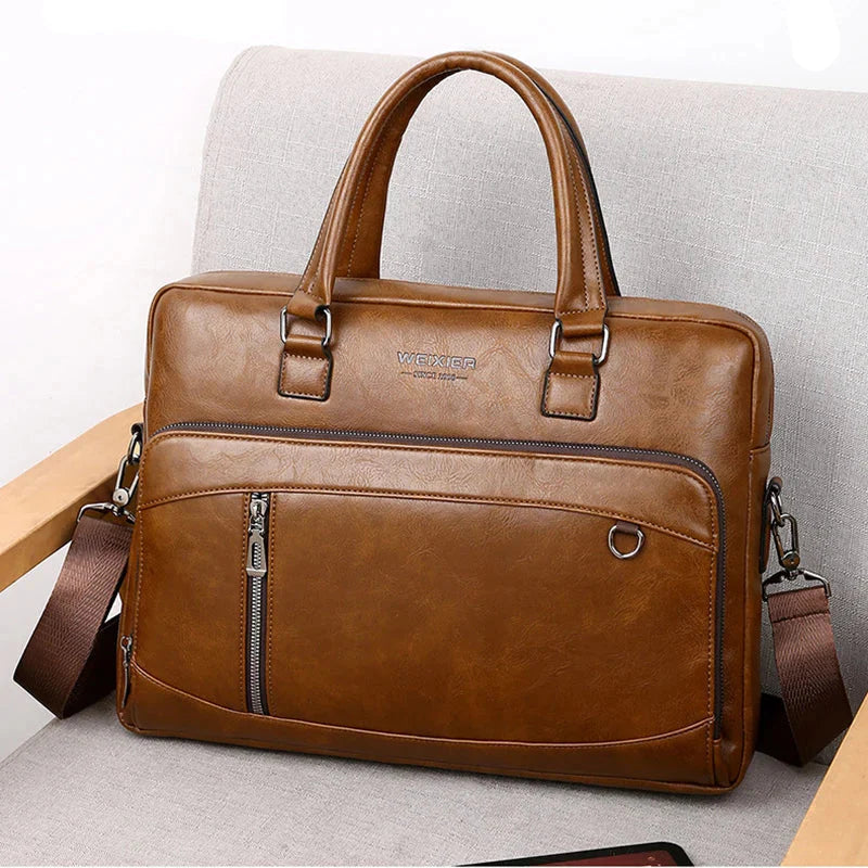 Sac professionnel femme marron en cuir vegan, parfait pour un look féminin et organisé au bureau.