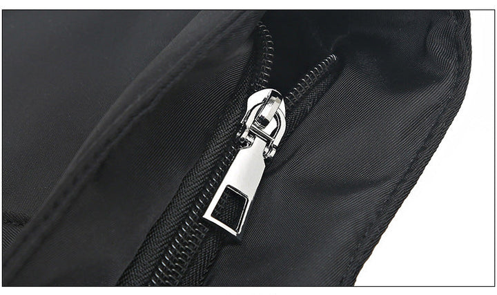 Accessoire de mode: sac à main rectangulaire noir pour femmes, élégant et spacieux.