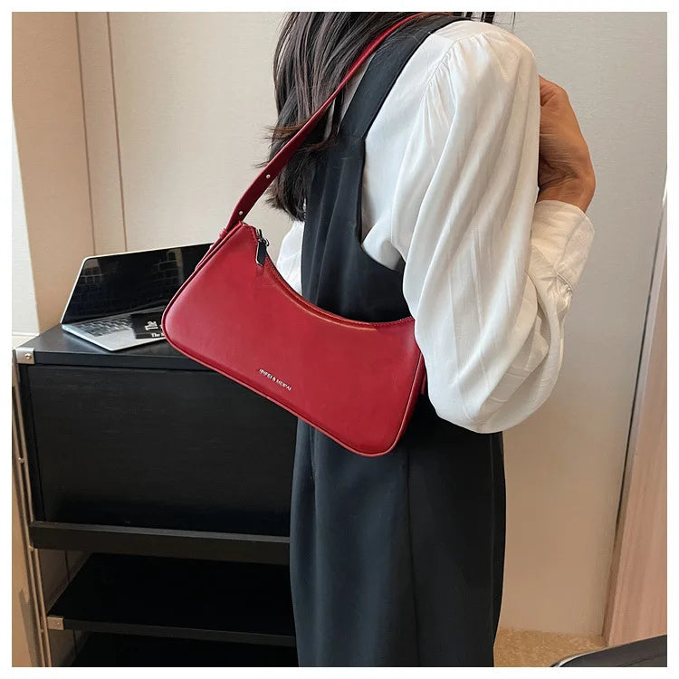 Sac à main rouge élégant pour femme en cuir PU, compact avec bandoulière, idéal pour une soirée tendance.