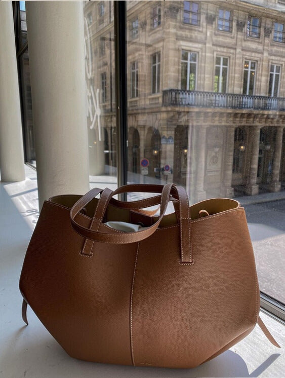Sac à main femme surdimensionné vintage, design épuré, idéal pour ranger tous vos essentiels.