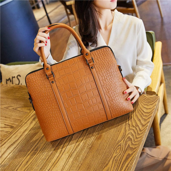 Sac ordinateur 14 pouces marron clair, en cuir PU, allie fonctionnalité et chic pour femme