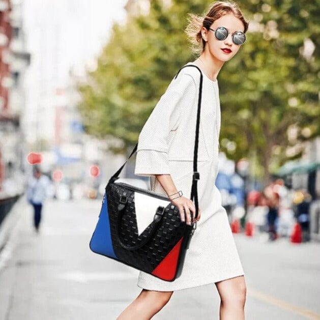 Sac ordinateur femme Yasmine en cuir, alliant mode et fonctionnalité pour un look pro.