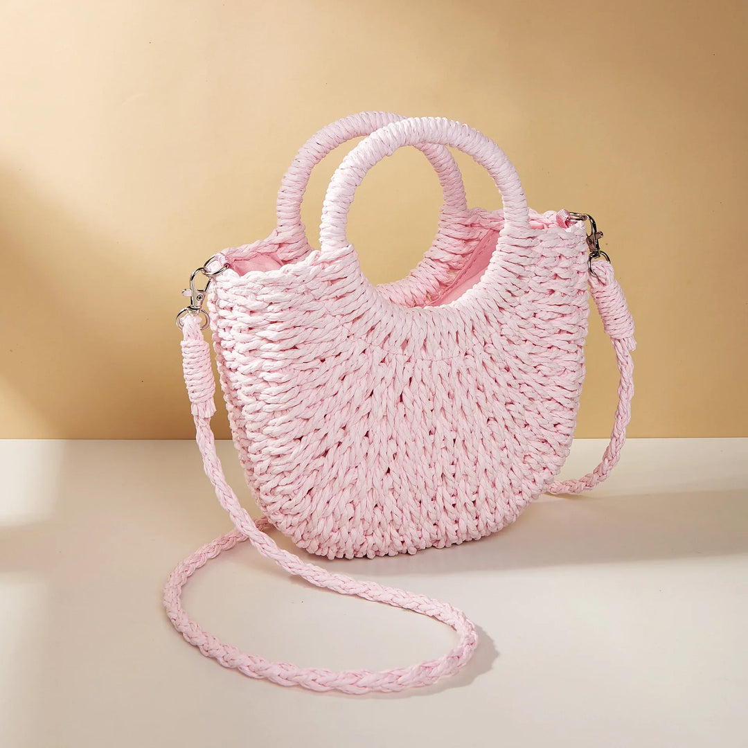 Sac à main osier beige demi-lune pour femme, style bohème d'été. Bandoulière pratique.