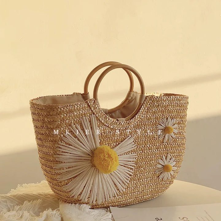 Sac panier paille femme bohème estival, anse naturelle. Parfait pour la plage ou la ville, un accessoire chic.