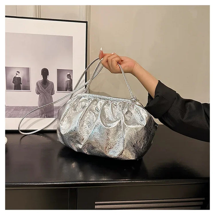 Sac à main pochette argenté compact pour femmes, parfait pour soirée et occasions spéciales