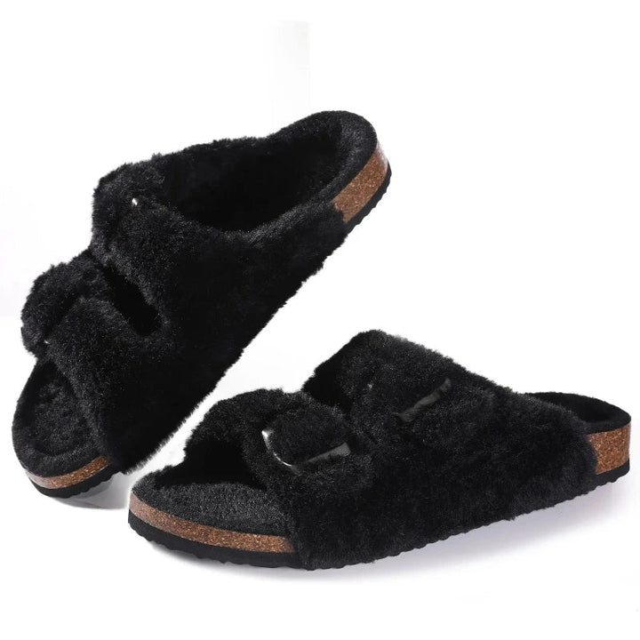 Sandales Boston pelucheuses femme, confortables, chaudes et stylées, idéales pour la maison et le bien-être chic.