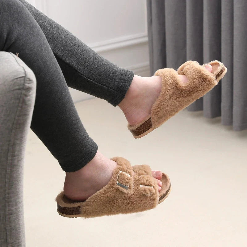 Sandales Boston élégantes antidérapantes femme, grand confort quotidien, parfaites pour la maison moderne.
