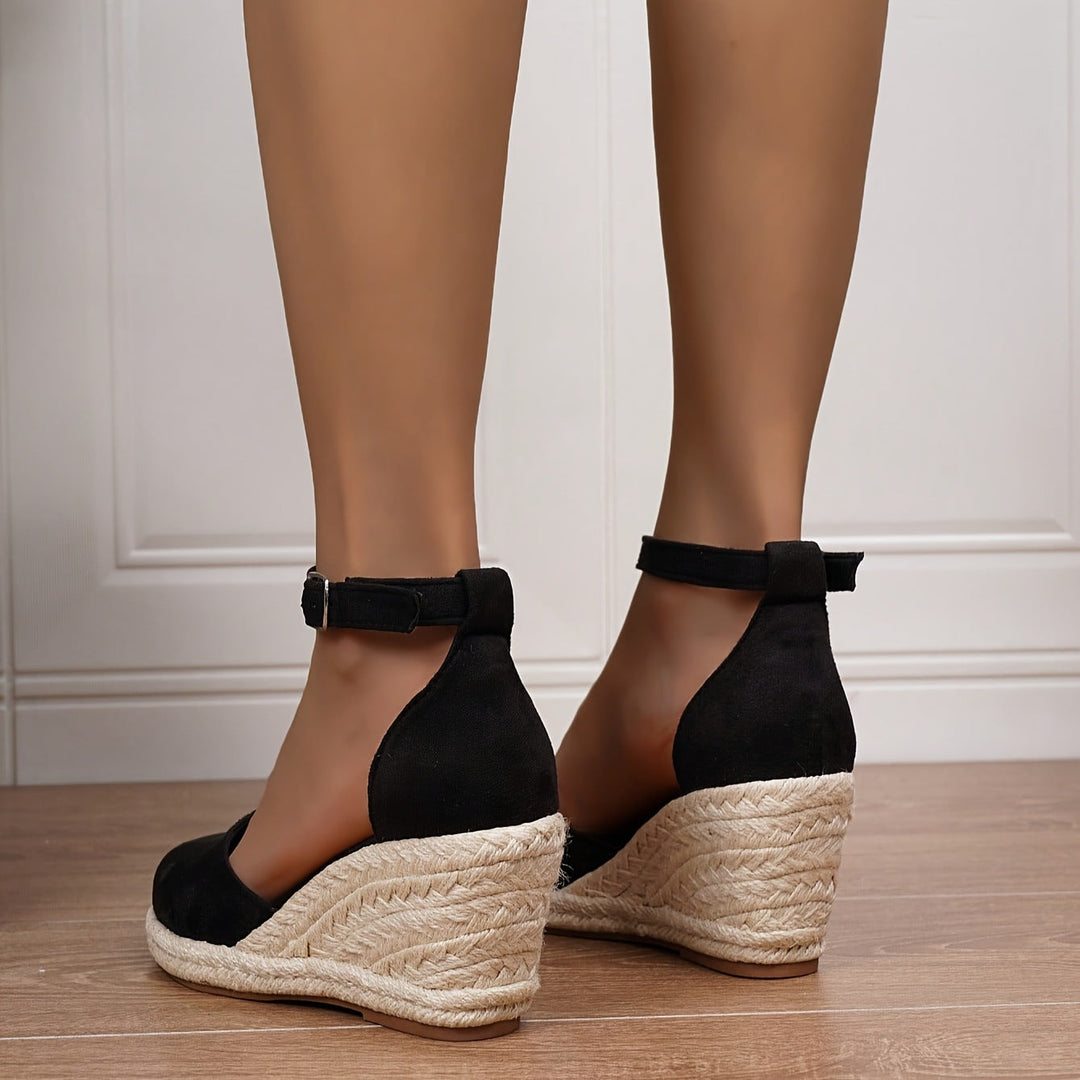 Sandales femme compensées élégantes, espadrilles confortables à talon, parfaites pour les sorties et la mode estivale.