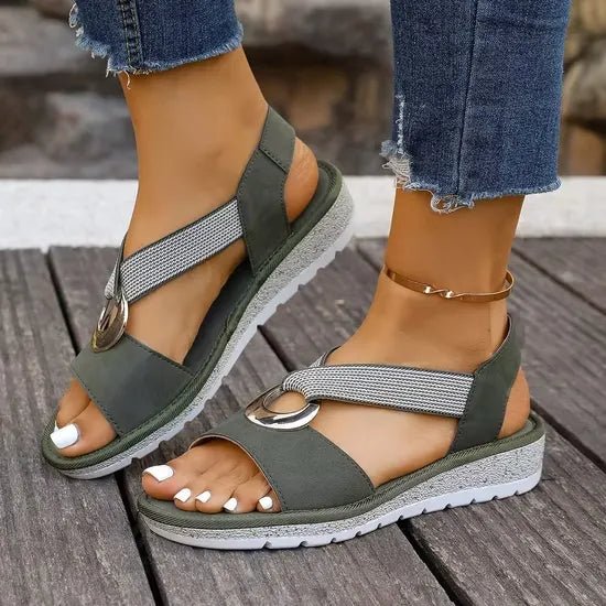 Chaussures d'été femme légères, sandales à boucle pour la plage et le confort quotidien.