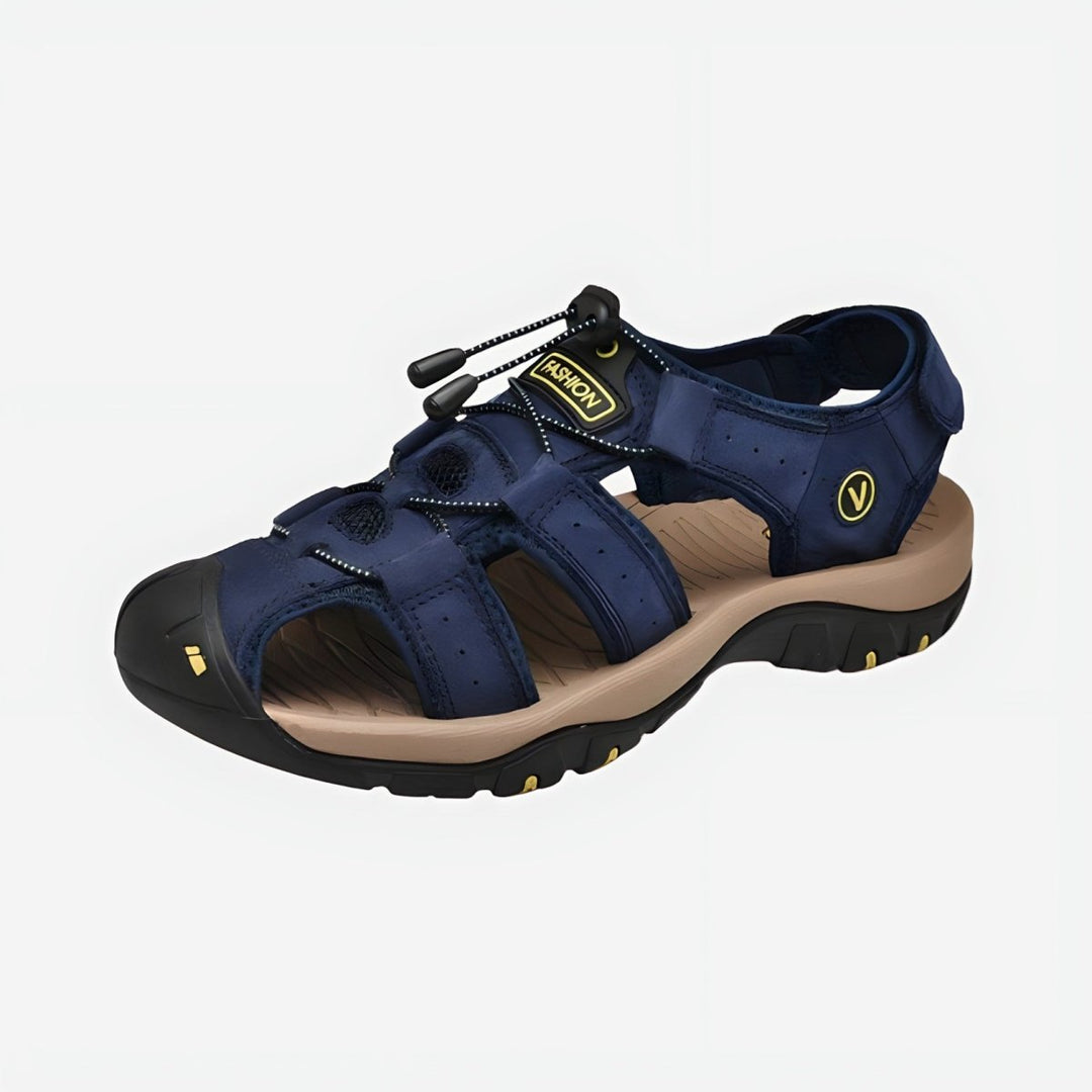 Sandales de randonnée en cuir pour homme, marron, semelle antidérapante, design respirant pour confort et stabilité.