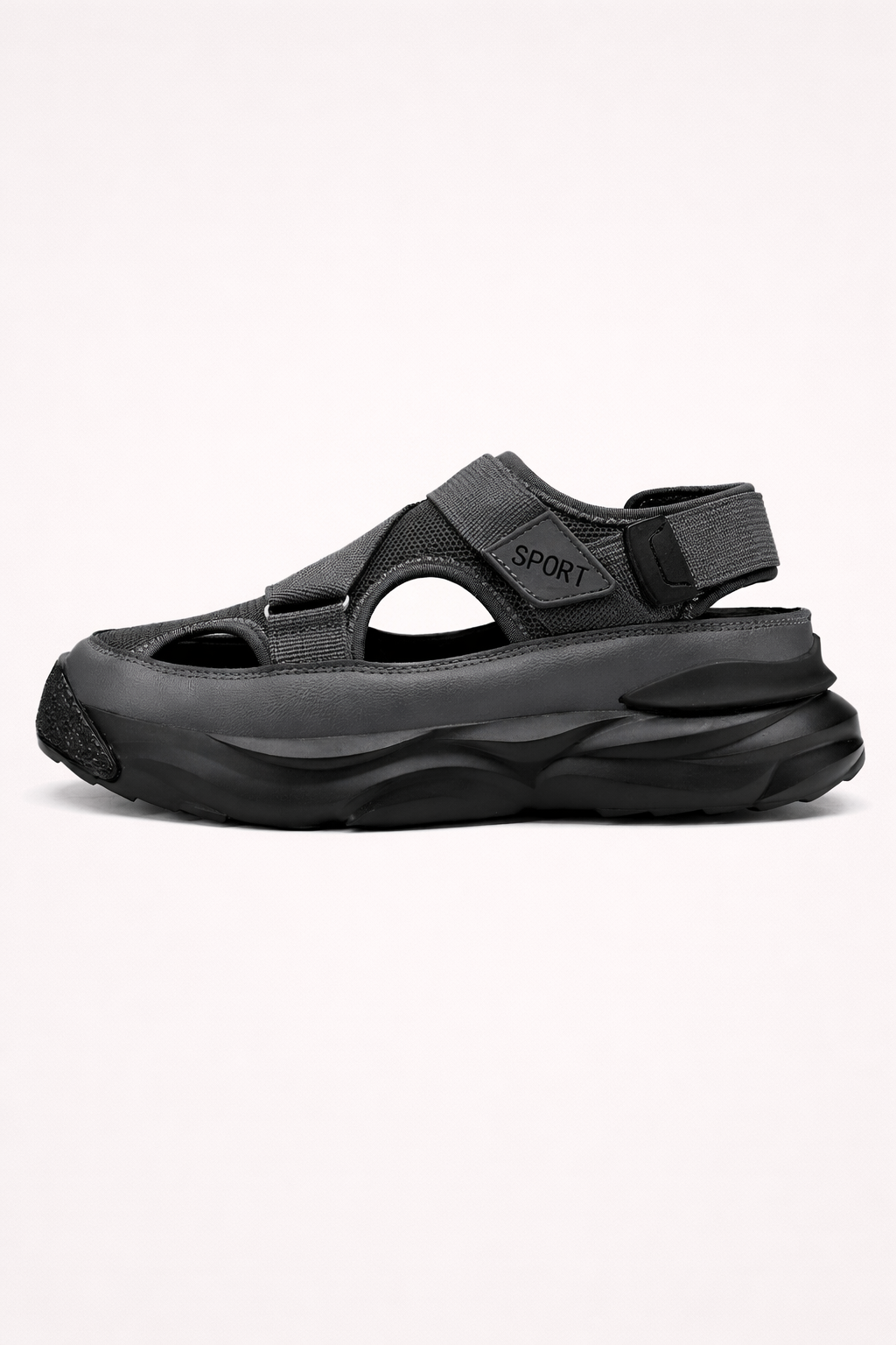 Sandales de sport robustes pour hommes avec semelles épaisses, idéales pour la marche et le plein air en été.