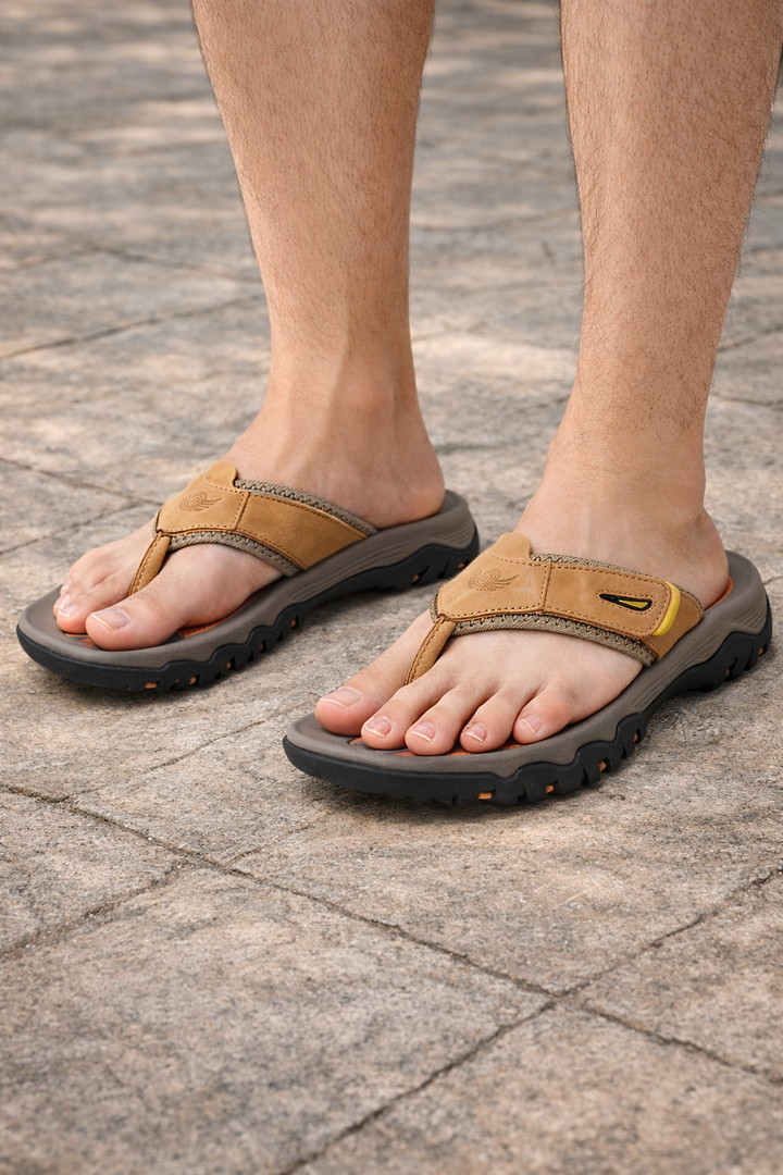 Sandales de sport robustes pour hommes avec soutien latéral, idéales pour la marche et l'extérieur en été.