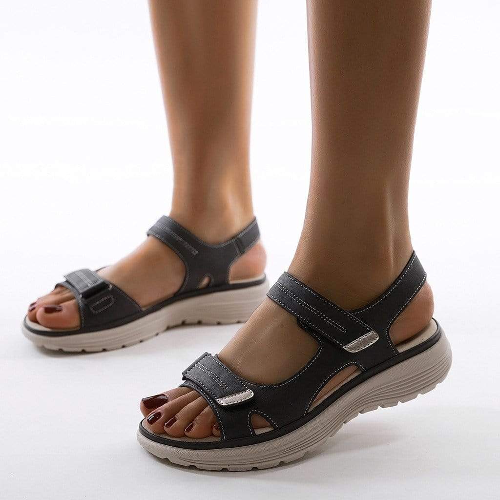 "Sandales d'été pour femmes, élégantes et orthopédiques, avec arc de soutien, en cuir beige et semelle légère."