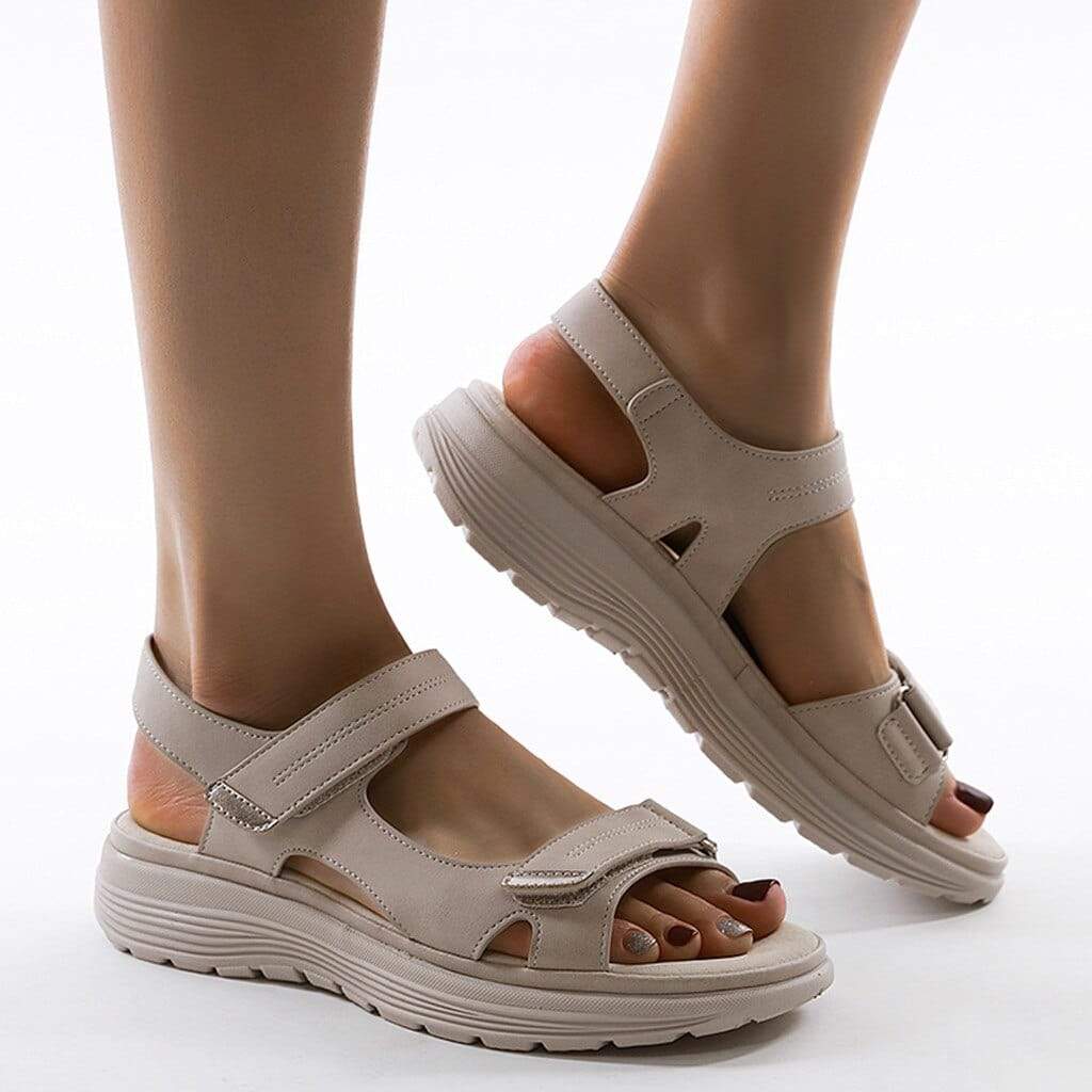 "Sandales d'été pour femmes, élégantes et orthopédiques, avec arc de soutien, en cuir beige et semelle légère."