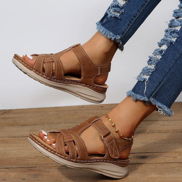 "Sandales en cuir femme, confort orthopédique, bride réglable, style décontracté, pied, antidérapant, élégance naturelle."
