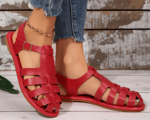 "Sandales en cuir femme élégantes, brides ajustables, design chic, confort optimal, idéales pour look décontracté et estival.