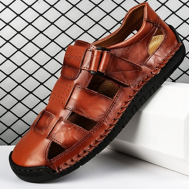 "Sandales en cuir homme élégantes confortables, design intemporel, pour garde-robe estivale, couleurs variées disponibles."