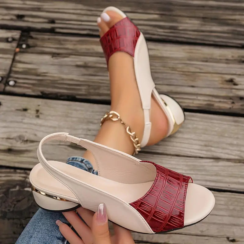 "Sandales en cuir véritable pour femmes, élégantes et confortables, adaptées pour l'été."