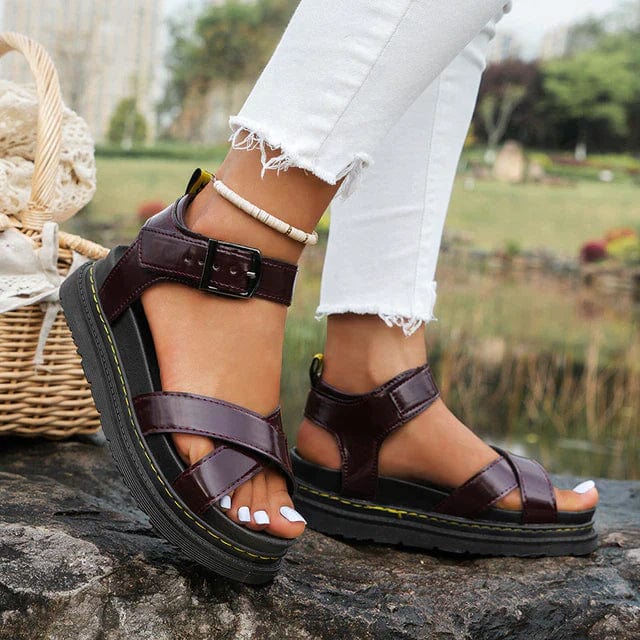 Sandales été femme, confortables et stylées. Design moderne, parfaites pour l'été.