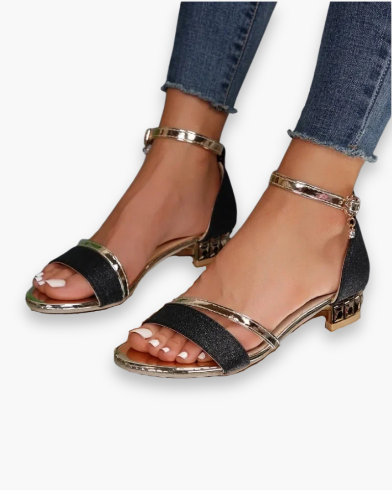 "Sandales femme élégantes avec lanières réglables et talon confortable, parfaites pour tenues d'été."