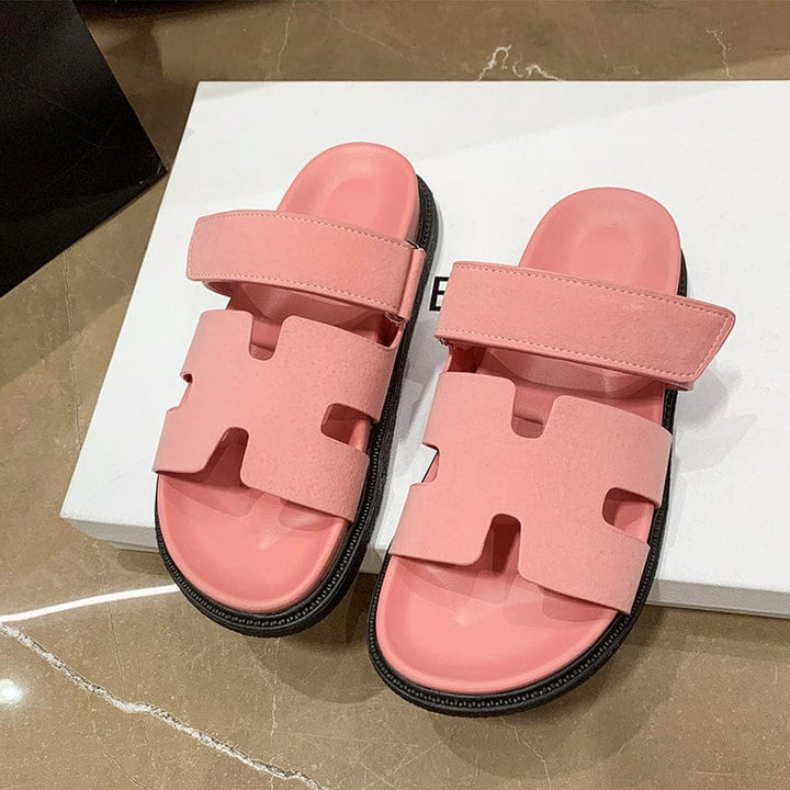 "Sandales femme néoprène Mykonos, chic et confortables, idéales pour l'été avec soutien amortissant."