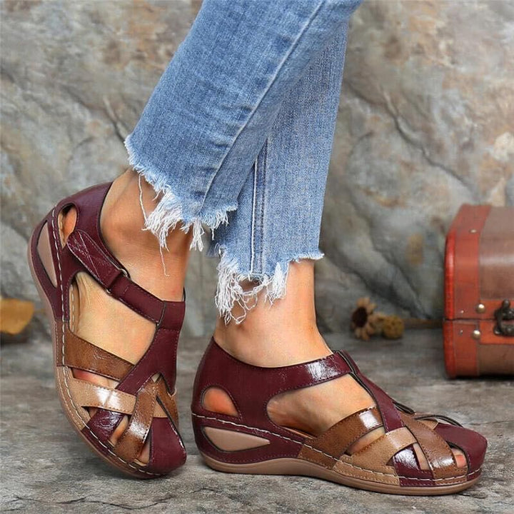Sandales femme orthopédiques, style vintage. Confort et maintien optimal.  Design élégant et semelle antidérapante.