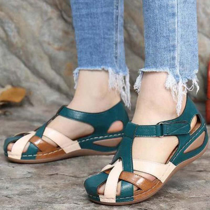Sandales femme orthopédiques, style vintage. Confort et maintien optimal.  Design élégant et semelle antidérapante.