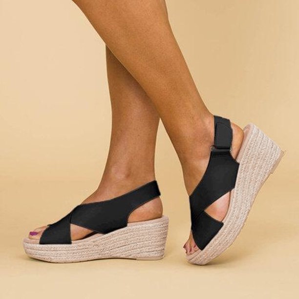 Sandales femmes confortables. Design ergonomique, lanières réglables.  Semelle douce.  Style élégant.