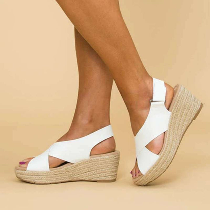 Sandales femmes confortables. Design ergonomique, lanières réglables.  Semelle douce.  Style élégant.